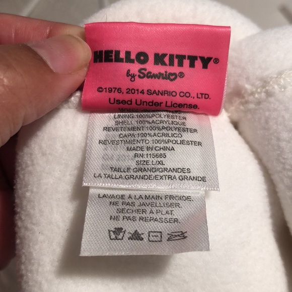 Hello Kitty Beanie - Picture 5 of 5